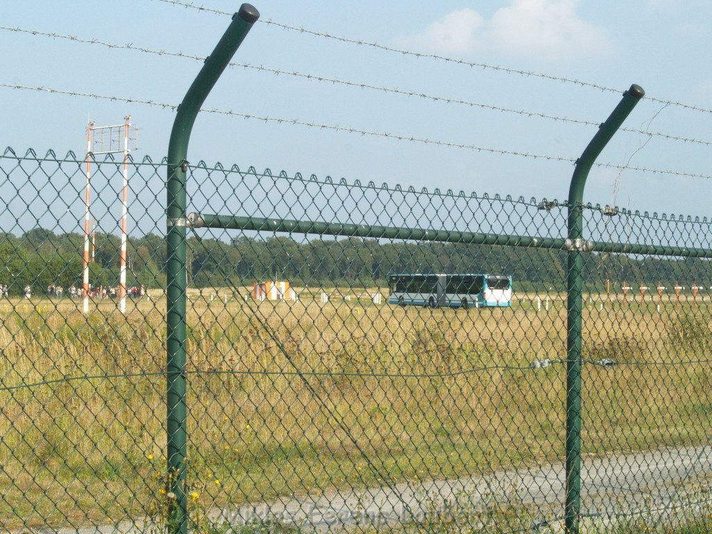 Warten auf den Airbus 380 Koeln Bonn P253.JPG